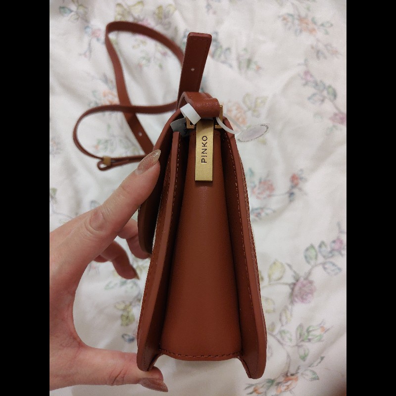 PINKO 帆布掀蓋式側背包(白拼棕)-3