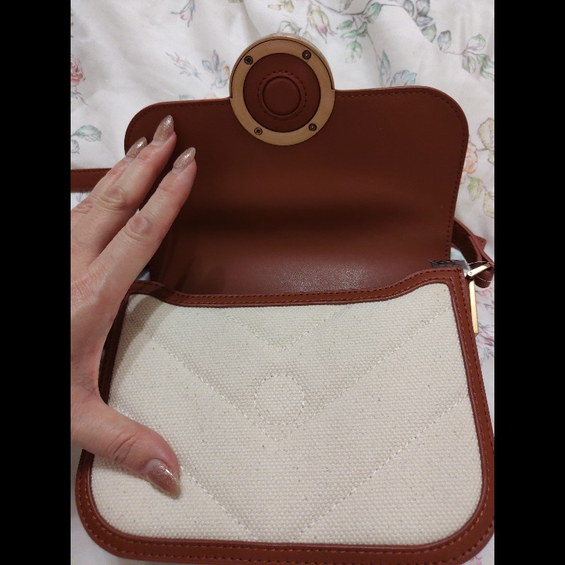 PINKO 帆布掀蓋式側背包(白拼棕)-5