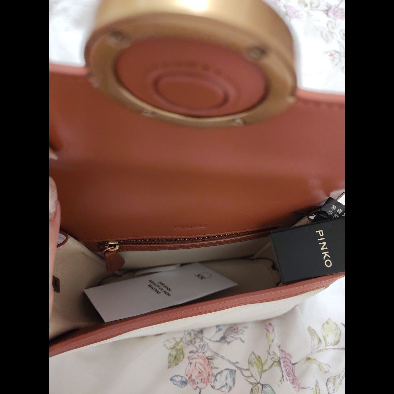 PINKO 帆布掀蓋式側背包(白拼棕)-6