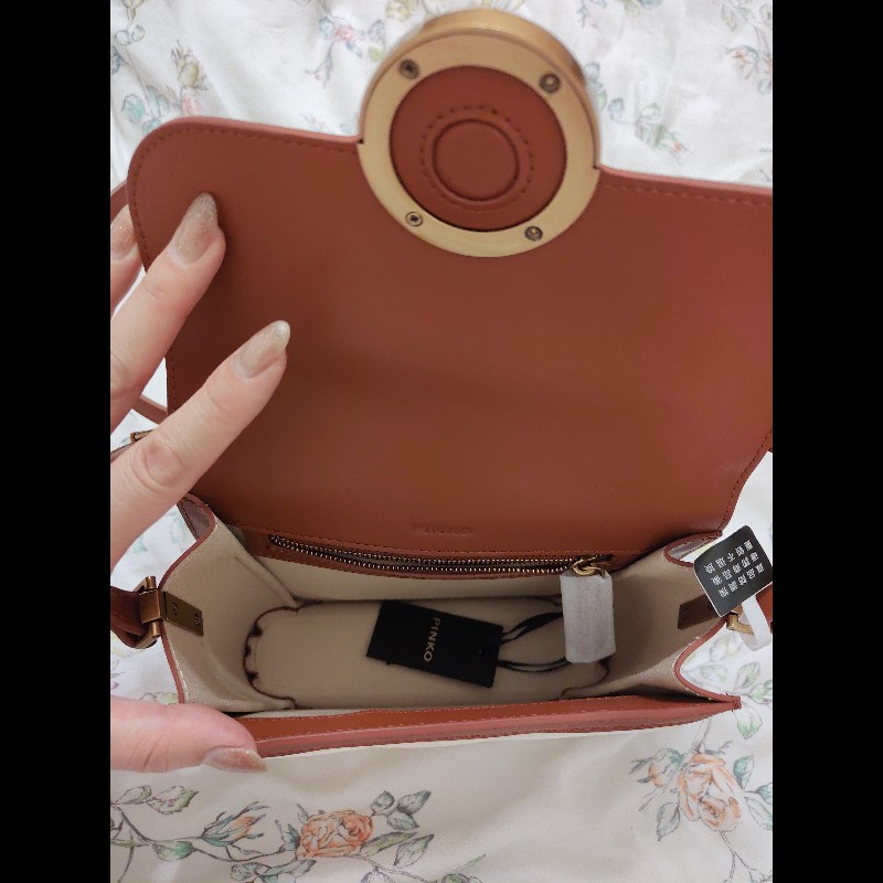 PINKO 帆布掀蓋式側背包(白拼棕)-8