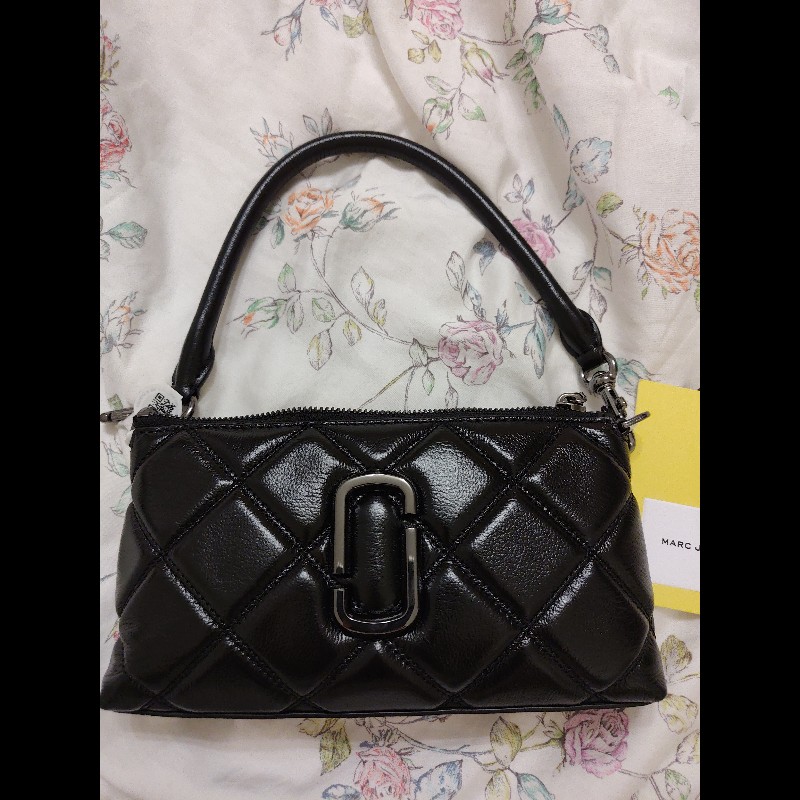 MARC JACOBS 黑皮革菱格紋手提肩背包-0