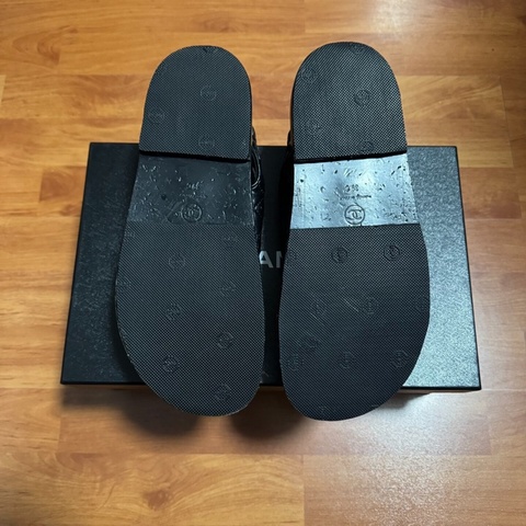 Chanel徽標沙灘鞋香奈兒雙C平底涼鞋 黑金色 39碼