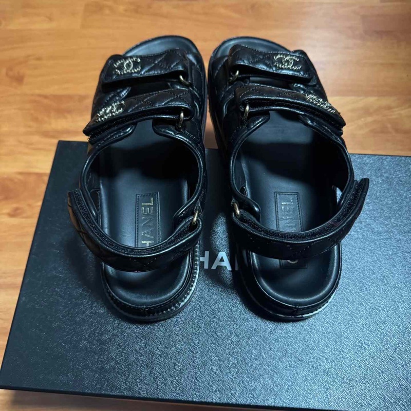 Chanel徽標沙灘鞋香奈兒雙C平底涼鞋 黑金色 39碼-4