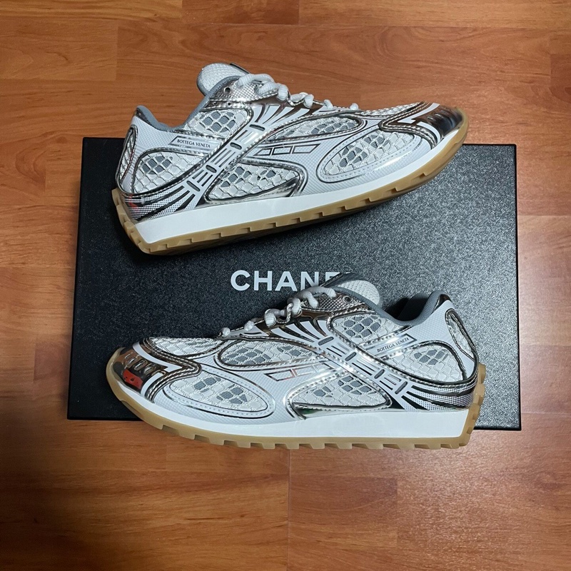 Bv阿甘鞋 Bottega Veneta葆蝶家Orbit 白銀色 36碼-0