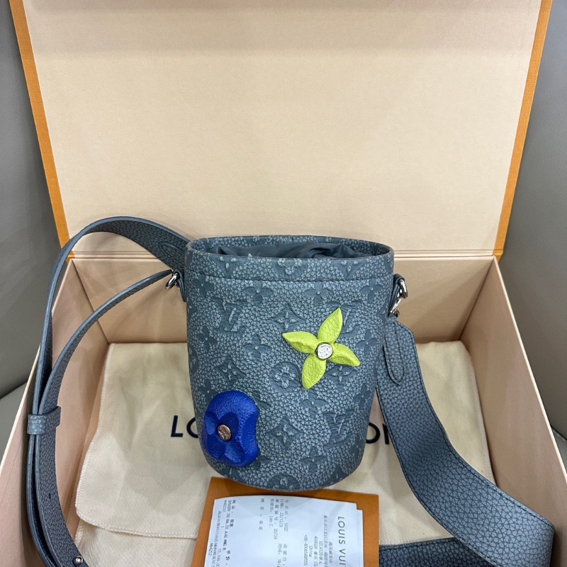 LV Chalk Pouch灰色 黏土攀岩系列抽繩小水桶包 芯片款 12×16 99新配件塵袋盒子-1