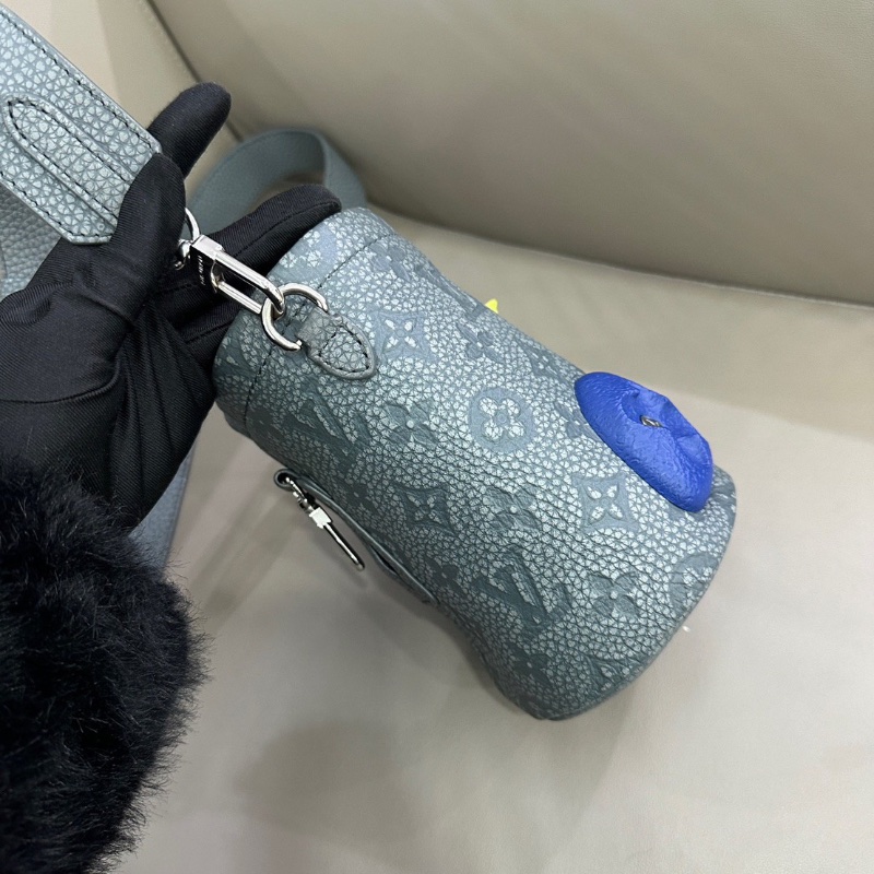 LV Chalk Pouch灰色 黏土攀岩系列抽繩小水桶包 芯片款 12×16 99新配件塵袋盒子-3