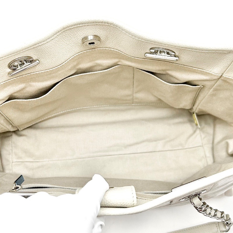 CHANEL 白色銀扣油蠟 牛皮小號手提肩背沙灘包 34*26*13 98新配件塵袋-1