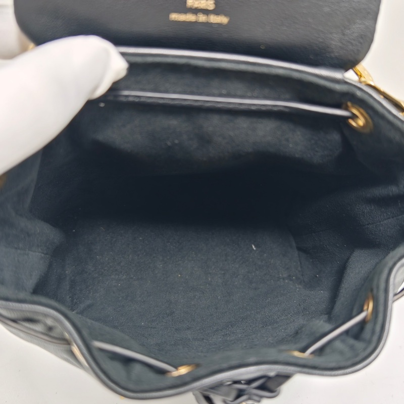 LV Coussin Backpack mini 羊皮黑金壓花後背包芯片款15*20*1.5 99新配件塵袋 鑰匙 鎖-2