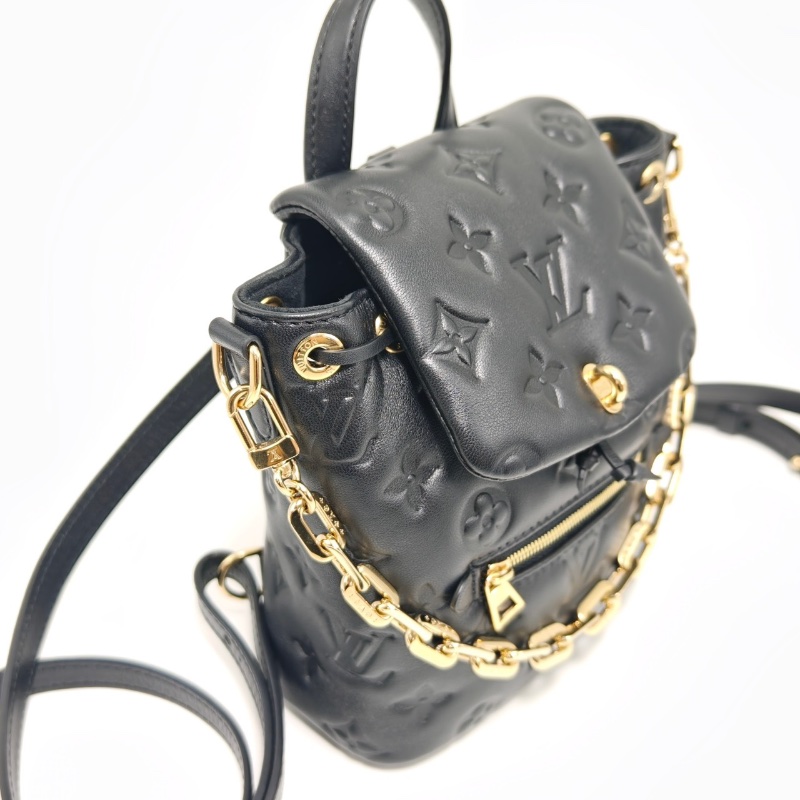 LV Coussin Backpack mini 羊皮黑金壓花後背包芯片款15*20*1.5 99新配件塵袋 鑰匙 鎖-4