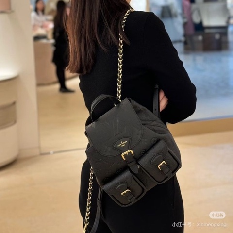 LV Back Up 小青蛙後背包黑金 粒面壓紋牛皮 芯片款18*20 99新配件塵袋