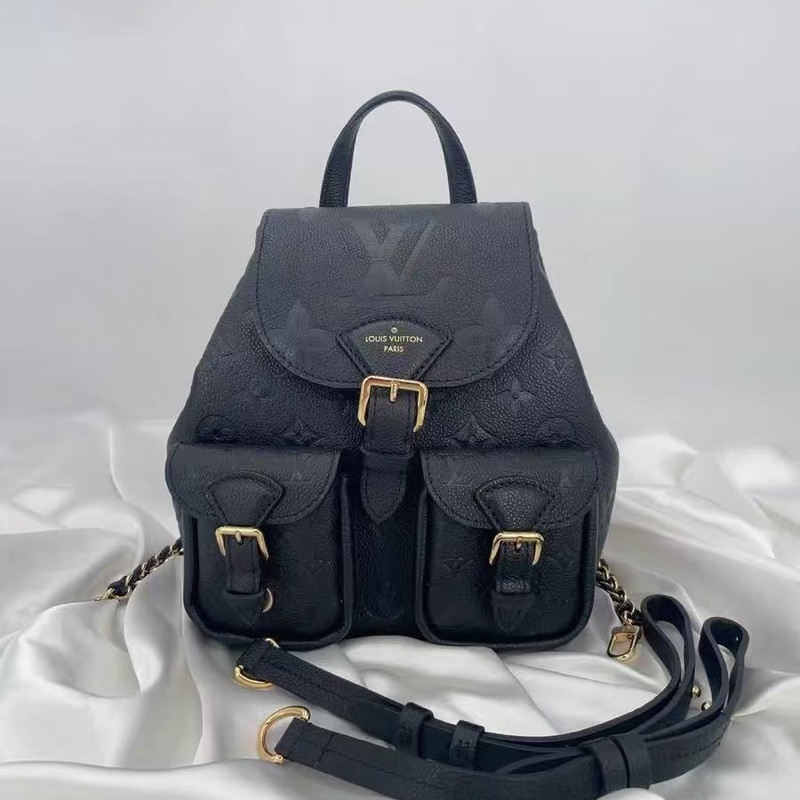 LV Back Up 小青蛙後背包黑金 粒面壓紋牛皮 芯片款18*20 95新配件塵袋-1