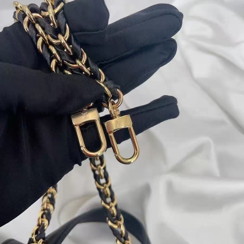 LV Back Up 小青蛙後背包黑金 粒面壓紋牛皮 芯片款18*20 95新配件塵袋-10