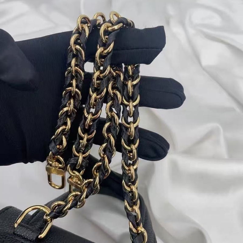 LV Back Up 小青蛙後背包黑金 粒面壓紋牛皮 芯片款18*20 95新配件塵袋-11