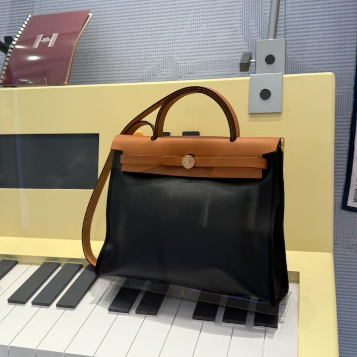 HERMES 愛馬仕 Herbag 31 黑米焦糖 防水布款 全新未使用 銀扣-1