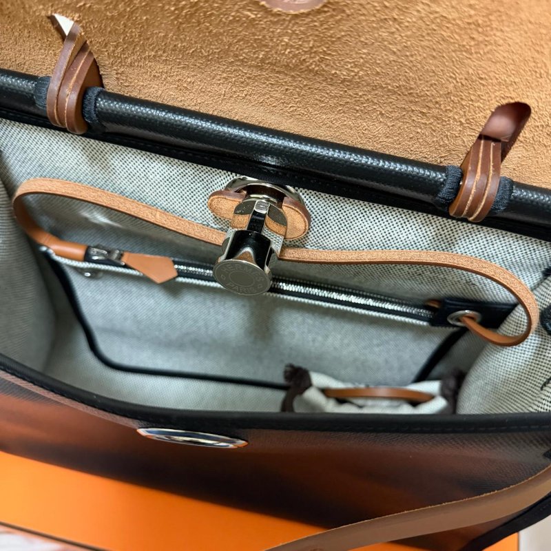 HERMES 愛馬仕 Herbag 31 黑米焦糖 防水布款 全新未使用 銀扣-8
