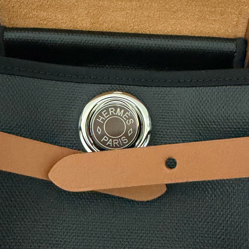 HERMES 愛馬仕 Herbag 31 黑米焦糖 防水布款 全新未使用 銀扣-10