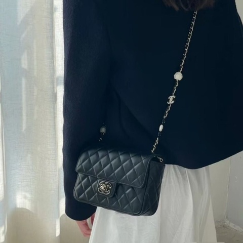 CHANEL 23P 琺瑯扣愛心皮穿鏈菱格方胖子 小羊皮斜背包 黑色 16*5cm*13cm 99新配件塵袋
