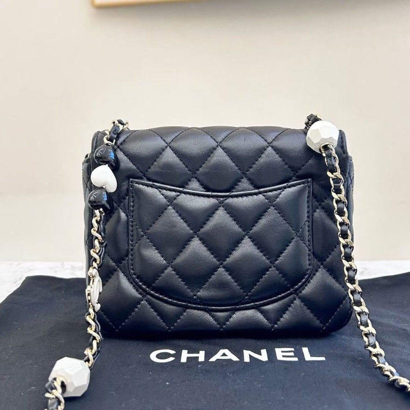 CHANEL 23P 琺瑯扣愛心皮穿鏈菱格方胖子 小羊皮斜背包 黑色 16*5cm*13cm 99新配件塵袋-2