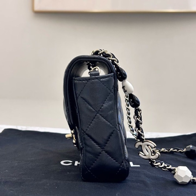 CHANEL 23P 琺瑯扣愛心皮穿鏈菱格方胖子 小羊皮斜背包 黑色 16*5cm*13cm 99新配件塵袋-3