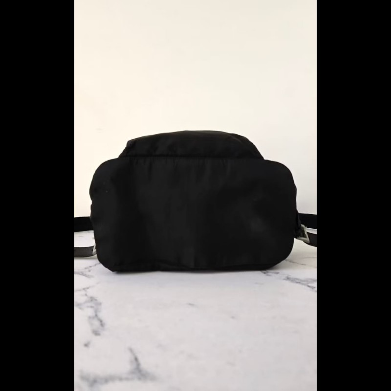 【LA LUNE】絕版古董品 Prada黑色銀標尼龍雙肩包 後背包 背囊 中古包 二手包-4