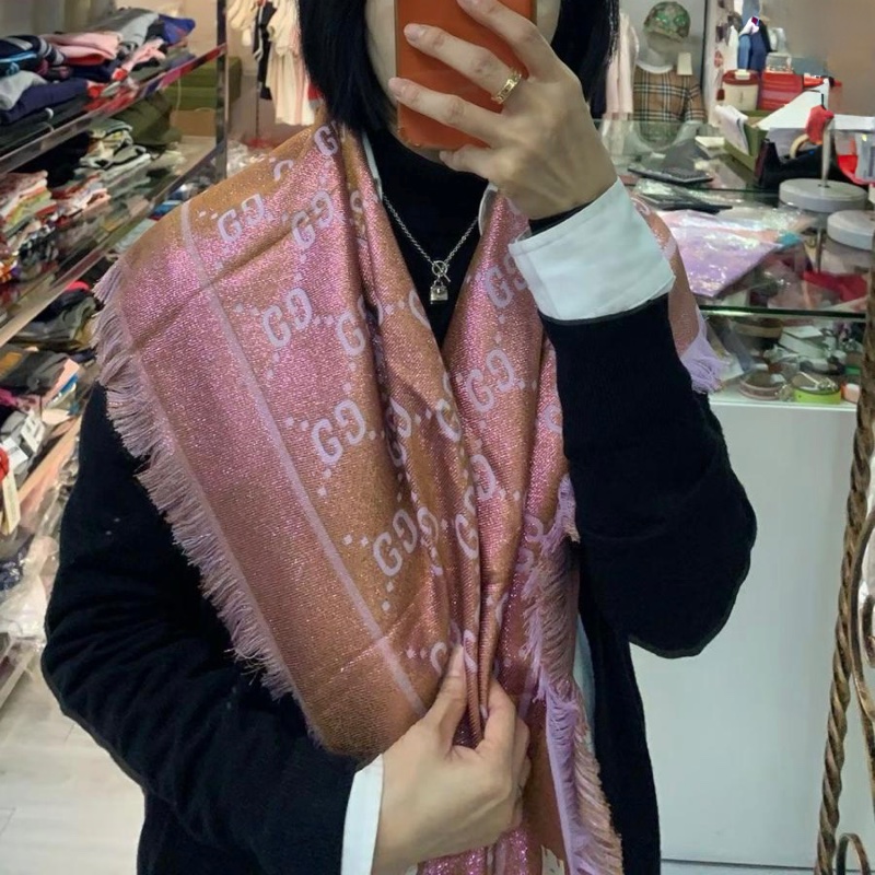 Gucci pink scarf ( Double face 雙面 )-2