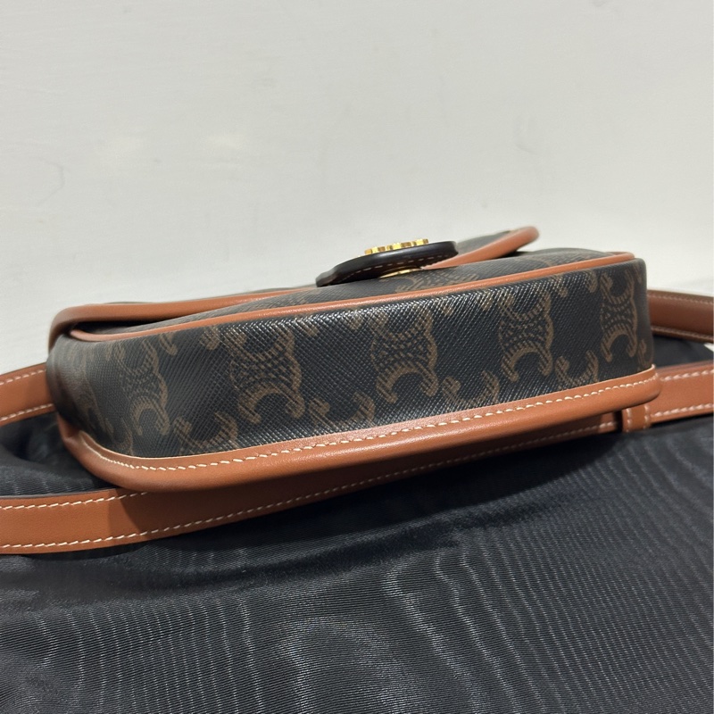 CELINE Triomphe 老花帆布小牛皮斜背包-6