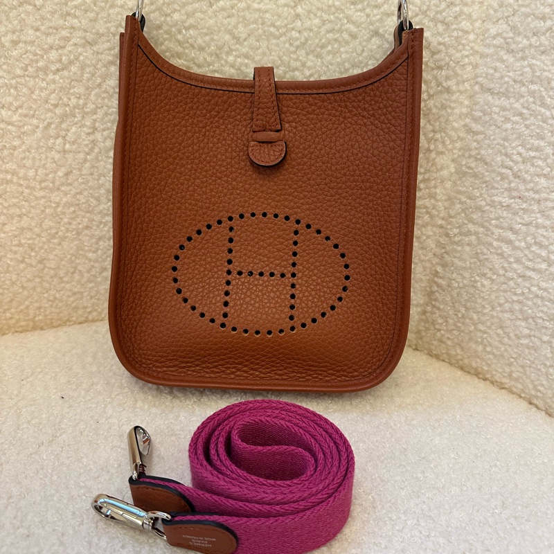 Hermès Mini Evelyne (TPM) 顏色:南瓜色(Pumpkin Orange)五金:銀扣(Palladium) 材質:TOgo牛皮-1