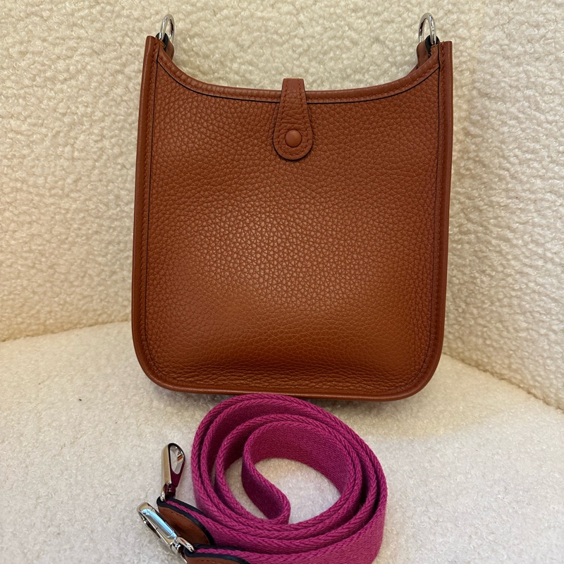 Hermès Mini Evelyne (TPM) 顏色:南瓜色(Pumpkin Orange)五金:銀扣(Palladium) 材質:TOgo牛皮-2
