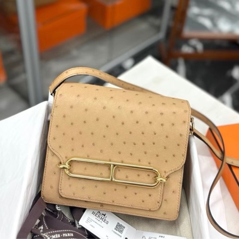 Hermes 0M奶茶色 Roulis mini，U刻99新 包型硬挺，皮面乾淨無變色，五金也很好
