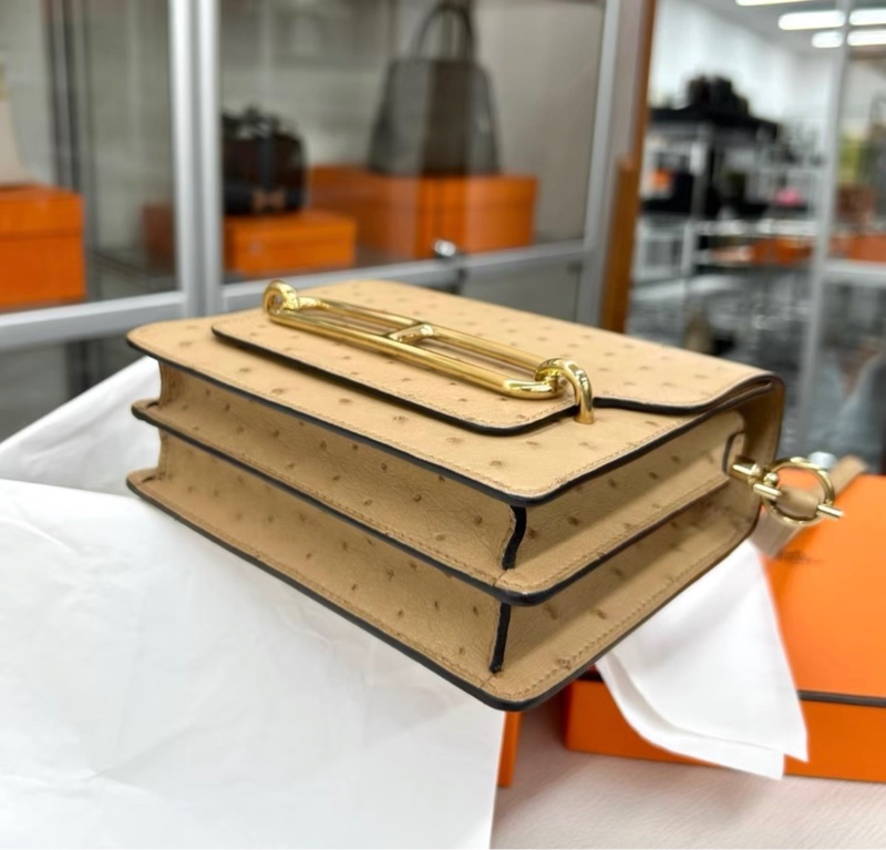 Hermes 0M奶茶色 Roulis mini,U刻99新 包型硬挺,皮面乾淨無變色,五金也很好-6