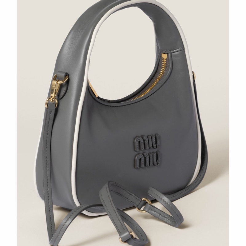 Miu Miu 女士 Wander 單肩包均碼碼常規、20cm*6cm*17cm-1