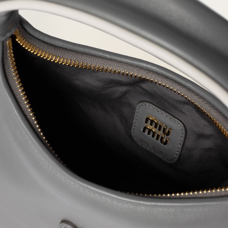 Miu Miu 女士 Wander 單肩包均碼碼常規、20cm*6cm*17cm-2