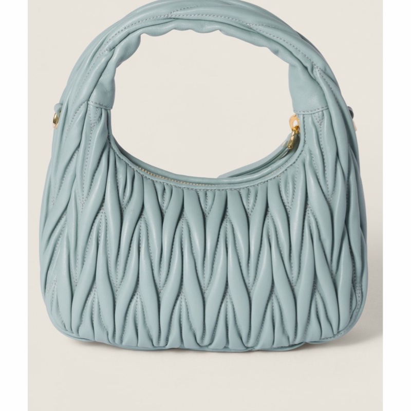 Miu Miu 女士 Wander 馬特拉塞凸紋納帕皮半月形包均碼碼20cm*6cm*17cm-2