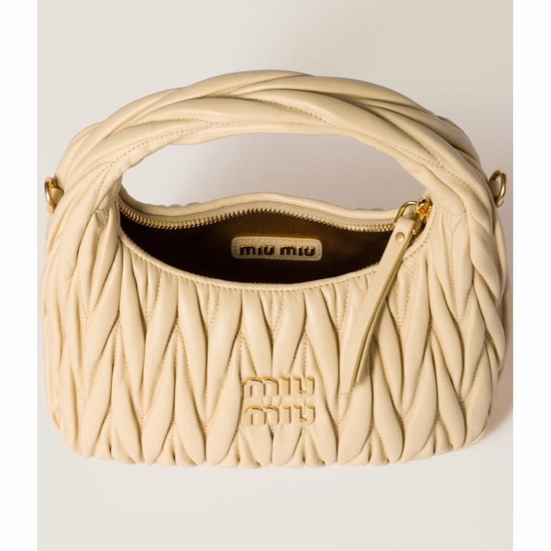 Miu Miu 女士 Wander 馬特拉塞凸紋納帕皮半月形包均碼碼20cm*6cm*17cm-4