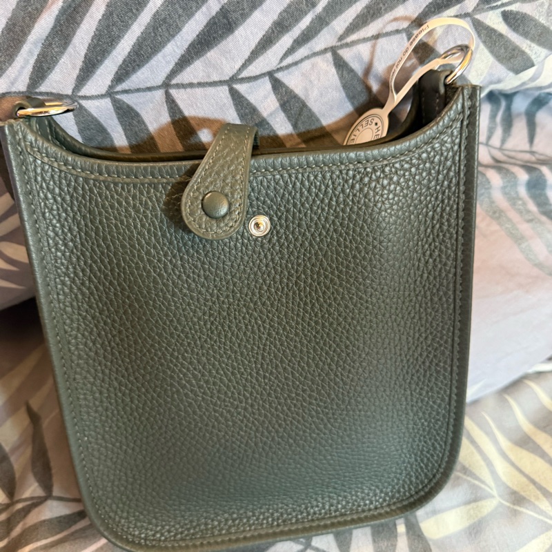 🐎售全新現貨 🐎愛馬仕 Hermès mini evelyne 灰綠色銀扣(新色)-7