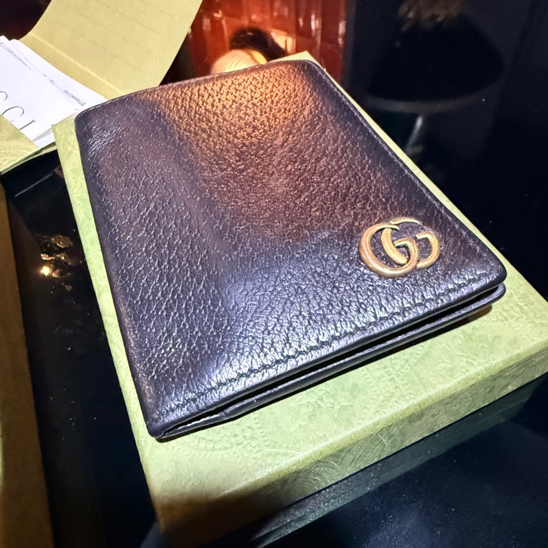 GUCCI 760212 DJ20T 1000二手雙G logo男夾 中夾 黑色-7