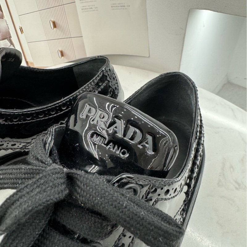 Prada 普拉達 女士皮鞋 復古系帶鞋 尺碼: 36.5-4