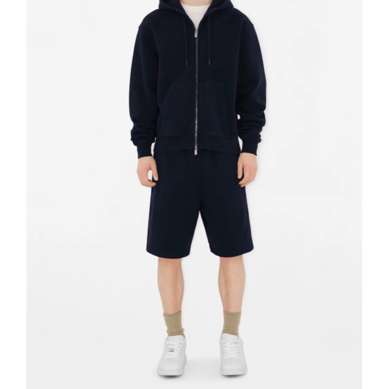 Burberry 男士 連帽拉鍊衛衣XS S M L XL XXL碼模特身高 189 CM,穿著 UK M 碼-1