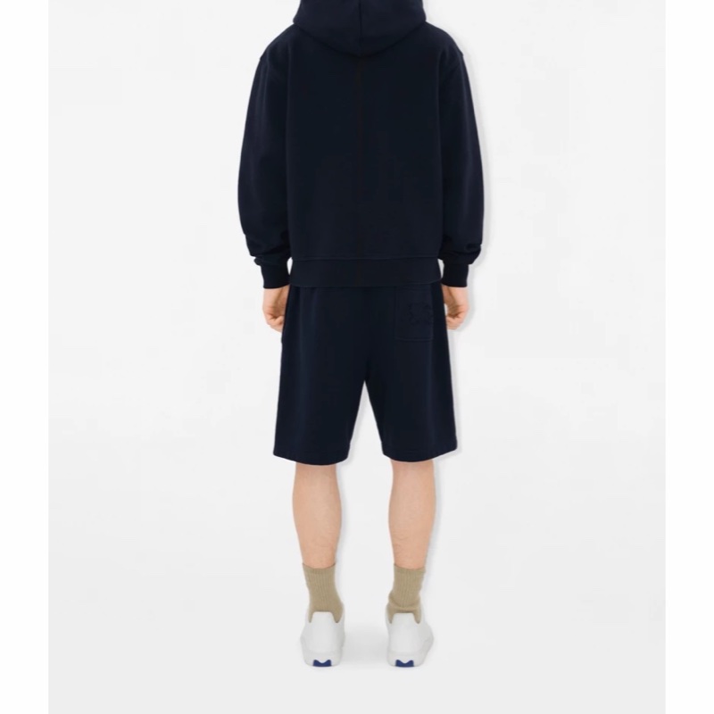 Burberry 男士 連帽拉鍊衛衣XS S M L XL XXL碼模特身高 189 CM,穿著 UK M 碼-4