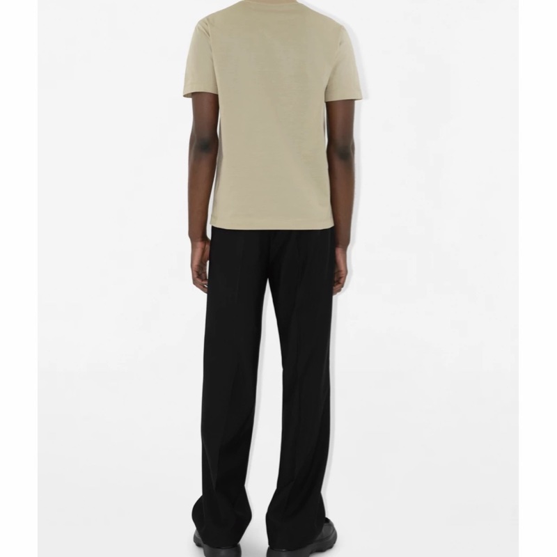 Burberry 男士 徽標刺繡T恤XS S M L碼模特身高 188 CM,穿著 L 碼-1