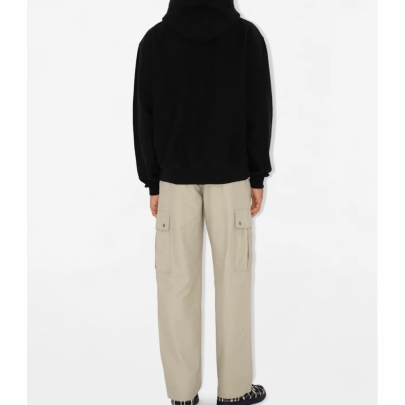 Burberry 男士 EKD 混紡衛衣XS S M L XL XXL碼模特身高 191 CM,穿著 L 碼-4