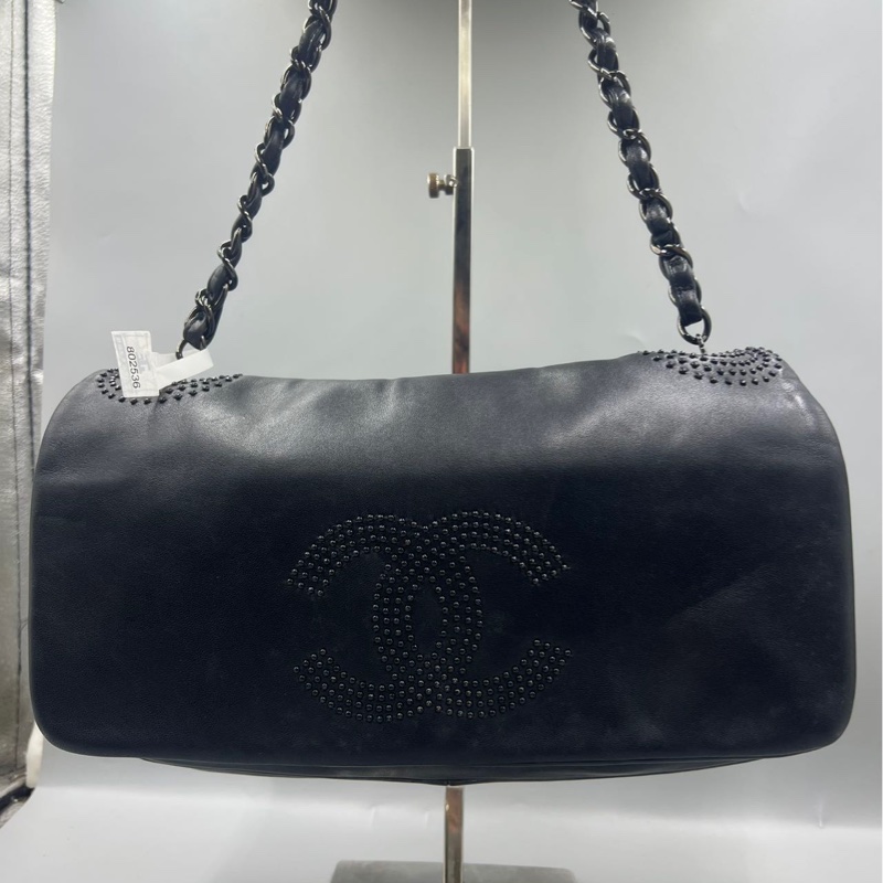 【甜酷女孩🖤🤍罕見有個性✨全網最低價】黑色小羊皮碎鑽翻蓋包-1