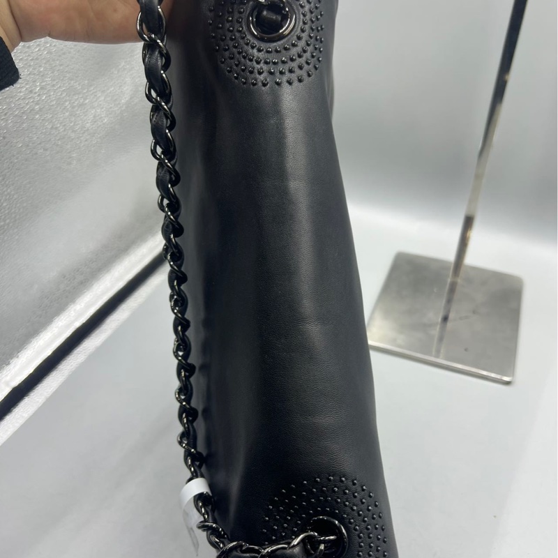 【甜酷女孩🖤🤍罕見有個性✨全網最低價】黑色小羊皮碎鑽翻蓋包-3