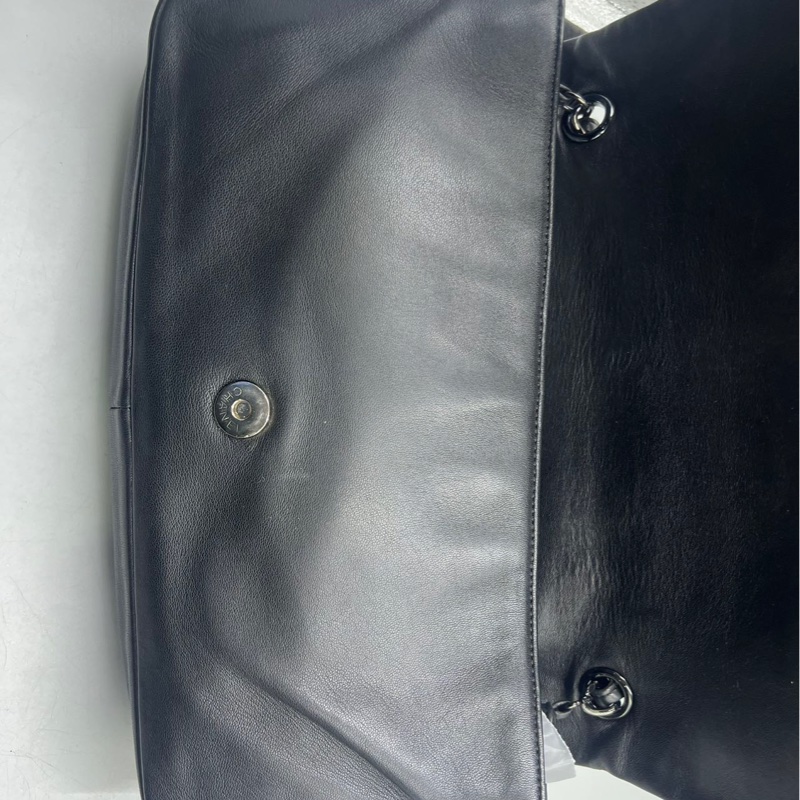 【甜酷女孩🖤🤍罕見有個性✨全網最低價】黑色小羊皮碎鑽翻蓋包-16