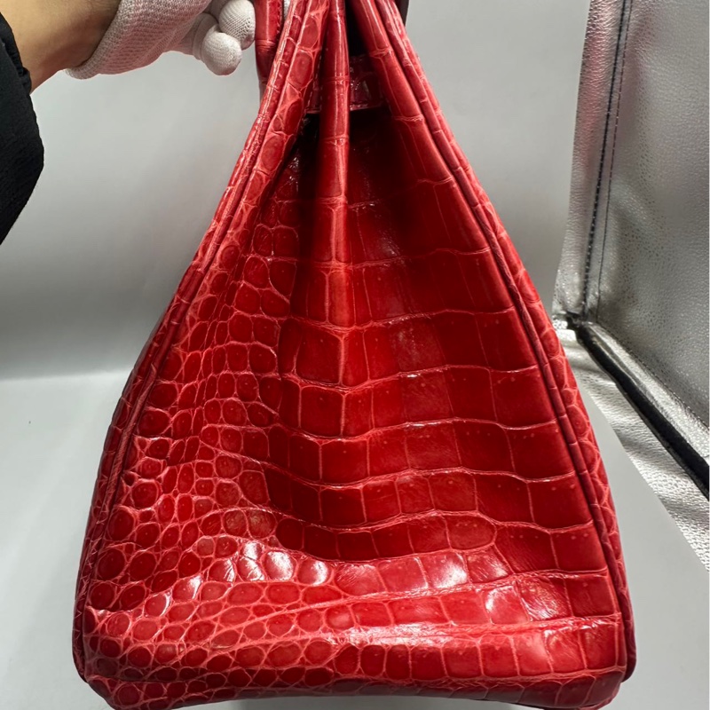 【貴氣逼人❤️適合高品味人士】Hermes Birkin 35 天葵紅 倒V亮面鰐魚皮 銀扣-2