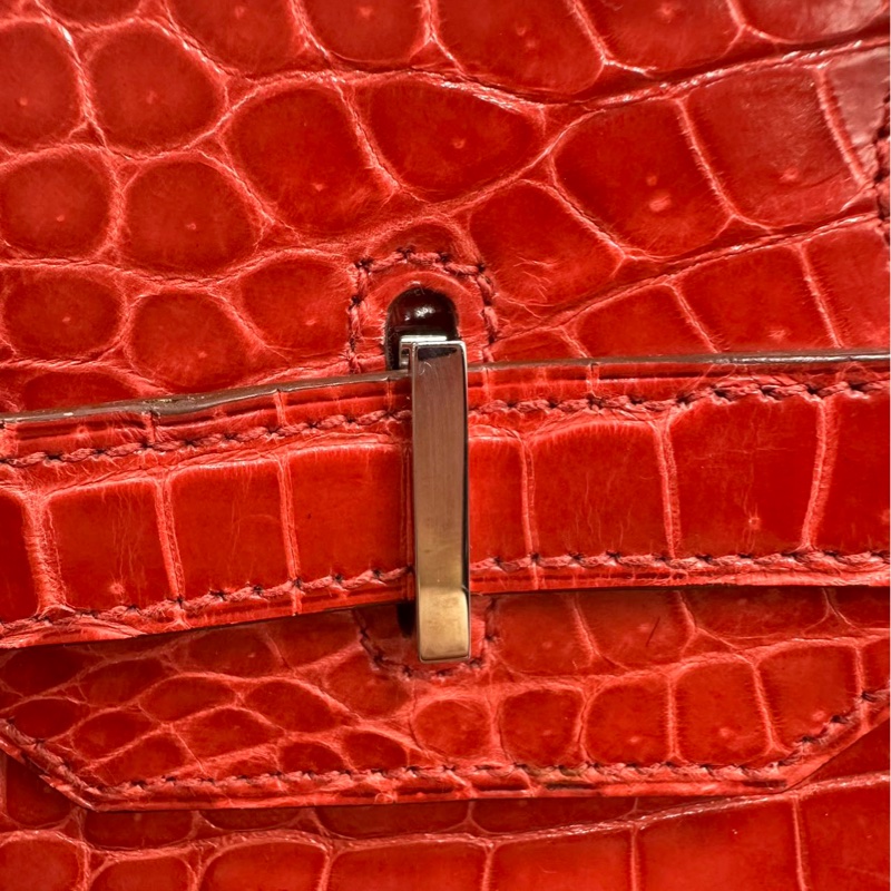 【貴氣逼人❤️適合高品味人士】Hermes Birkin 35 天葵紅 倒V亮面鰐魚皮 銀扣-19