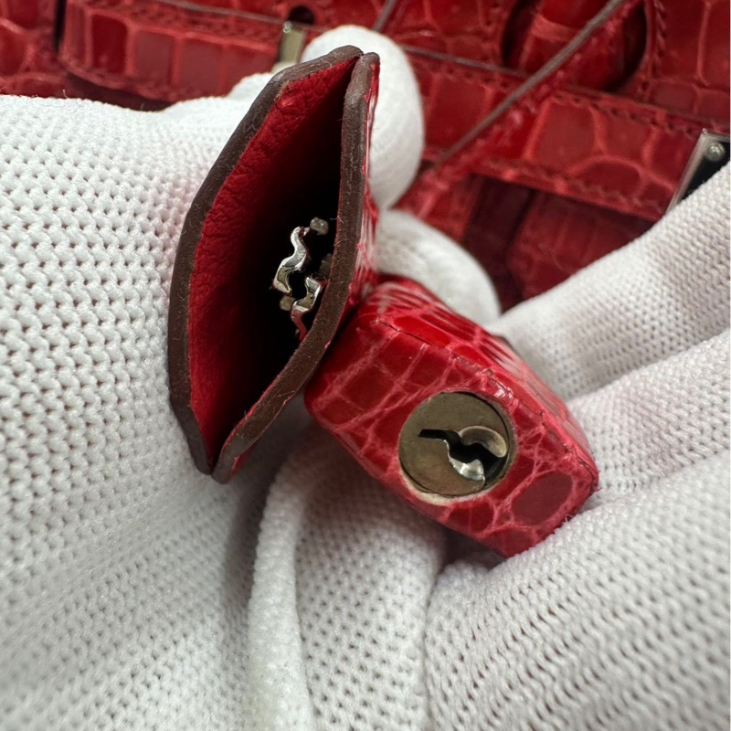【貴氣逼人❤️適合高品味人士】Hermes Birkin 35 天葵紅 倒V亮面鰐魚皮 銀扣-22