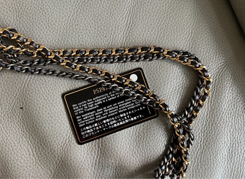 【經典款式✨男女適用👫🏻全網最低價】Chanel 流浪包 25開 藍黑配色-8