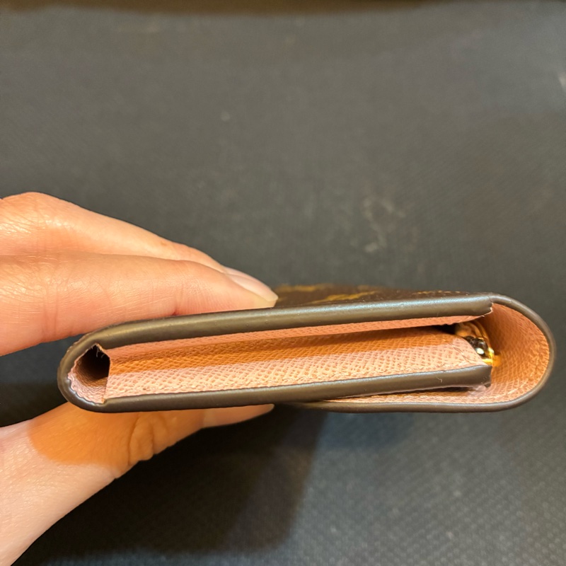 Lv M62361 花紋內粉扣式拉鏈錢包 可議-7