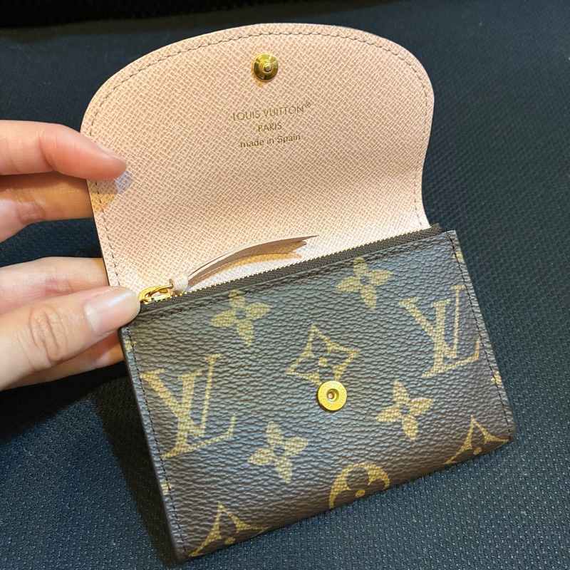 Lv M62361 花紋內粉扣式拉鏈錢包 可議-9